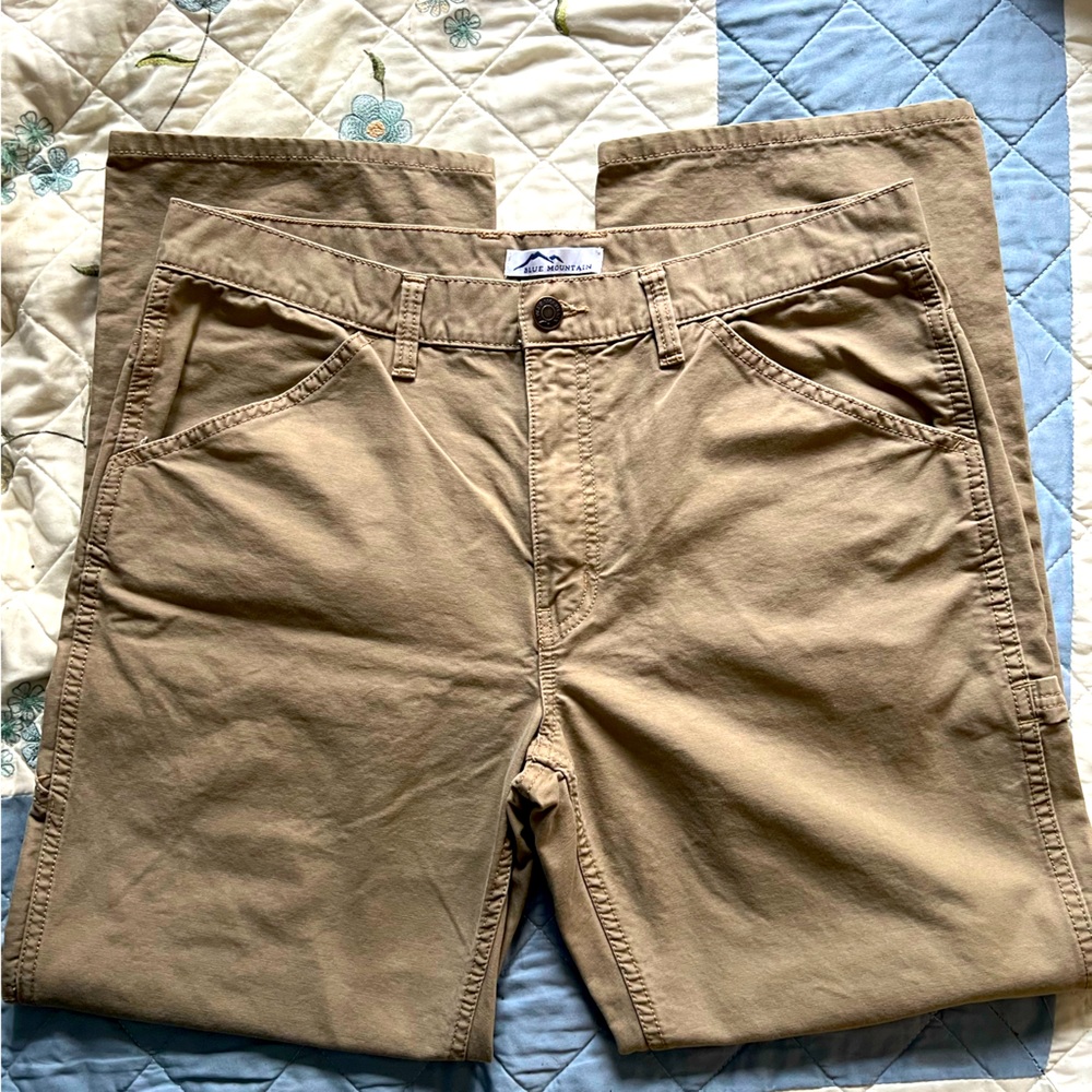Blue Mountain Khaki Cargo Pants size 36 x 32